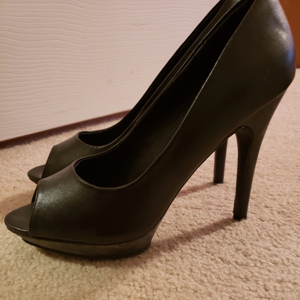 Xoxo black peep toe heels